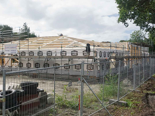 Bouw in volle gang van nieuwbouw Frisse, duurzame school GBS de Wiekslag